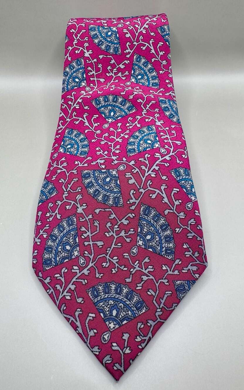 Valentino Cravatte 100% Silk Handmade in Italy Fan Pattern Necktie